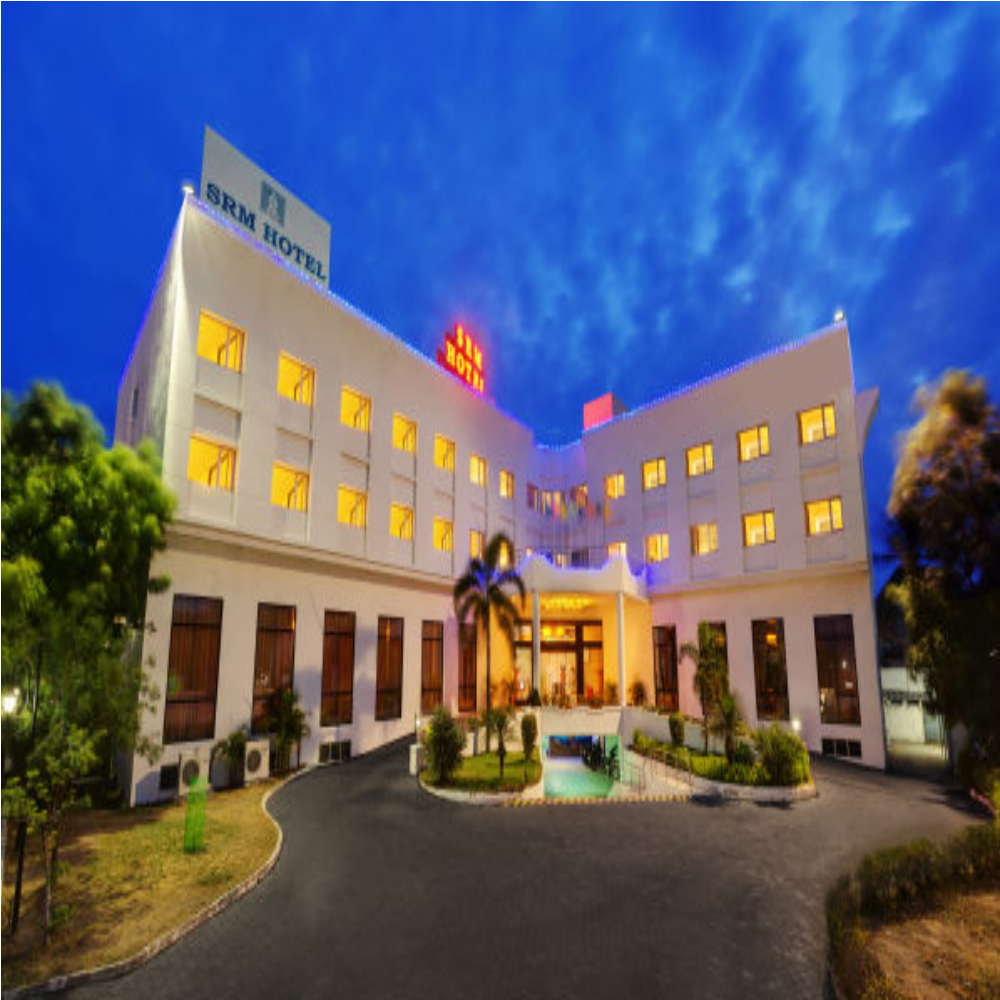 is a luxury hotel which combines business with pleasure, style with substance, and form with function